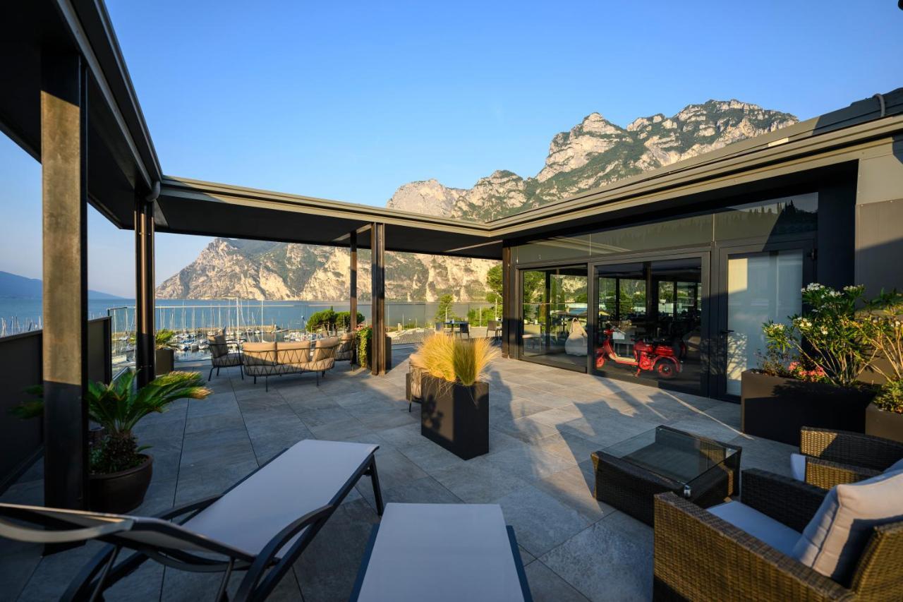 Hotel Riviera Riva del Garda Exterior photo