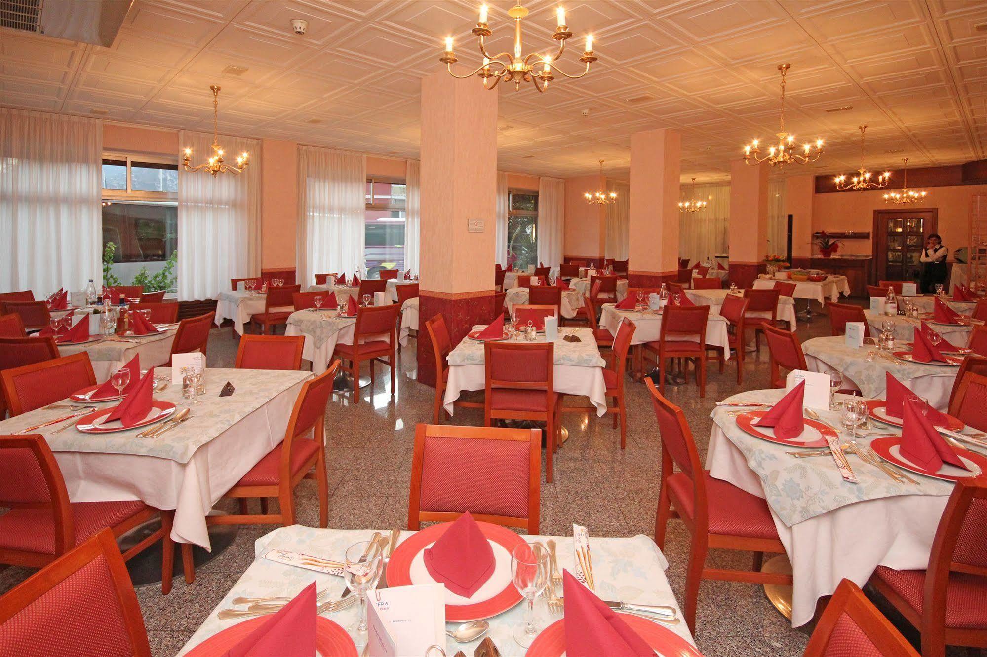 Hotel Riviera Riva del Garda Exterior photo